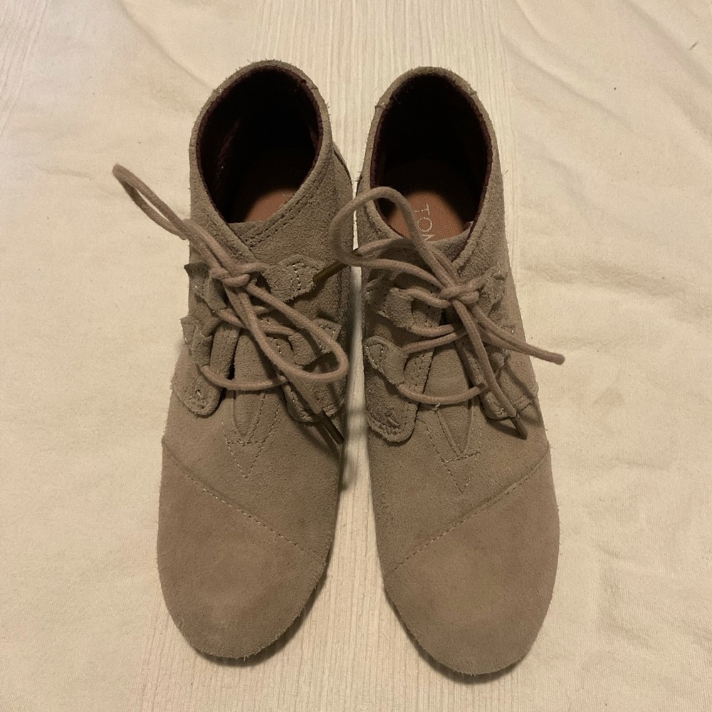 TOMS Kala Suede Wedge Booties, size 7, EUC